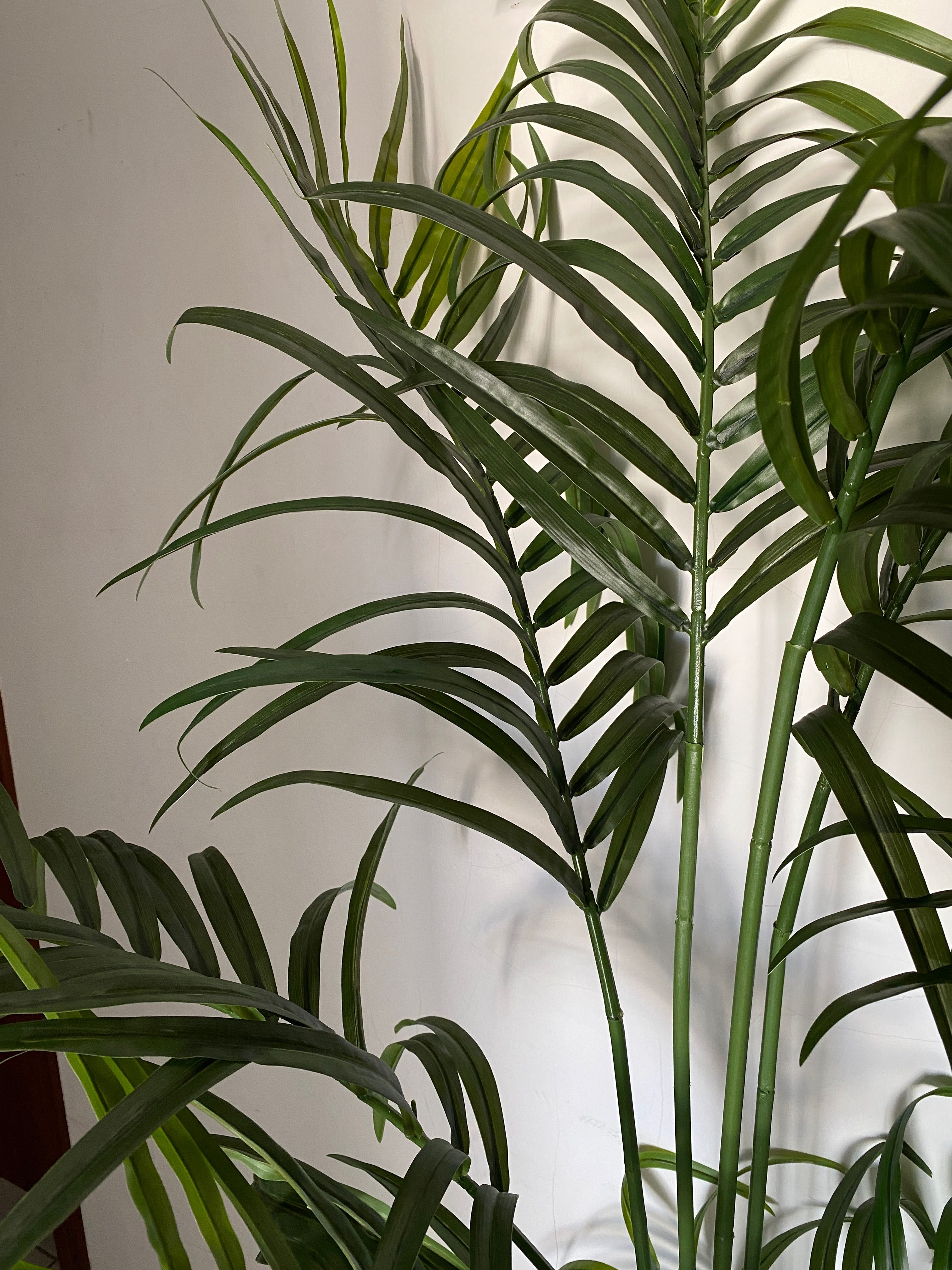 Plantas artificiais em excelente estado