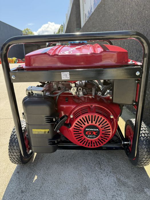 Gerador com motor HONDA 13 hp. Monofasico