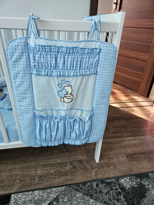 Sprzedam części ozdobne do łóżeczka