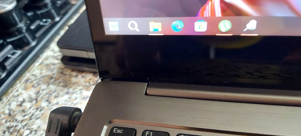 Fujitsu simens u904 і5 4300u 6gb ram 500gb ssd пошкоджений сенсор