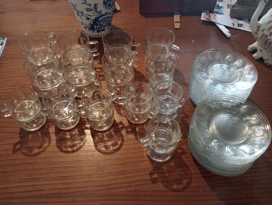 Conjunto de chávenas de chá e café