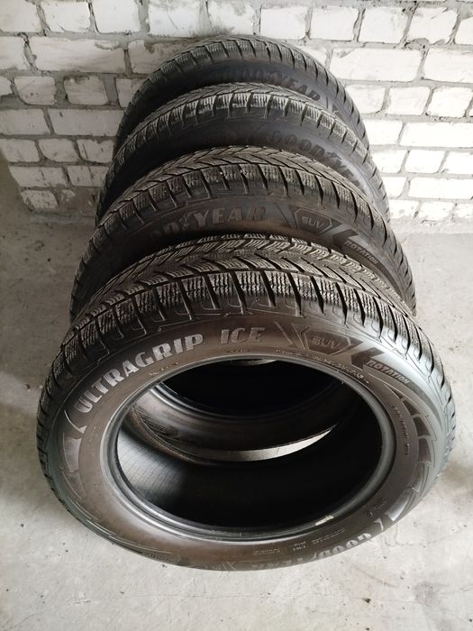 Резина r18 235 60 goodyear зимняя 4шт