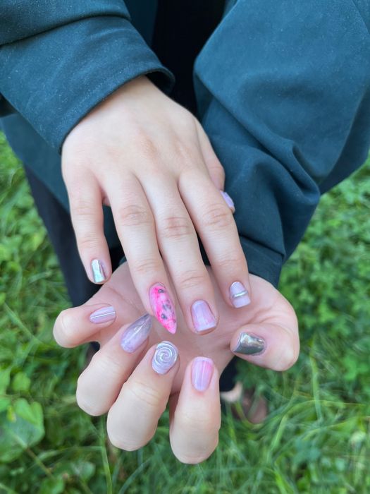 Modelka na manicure hybrydowy + 3d design