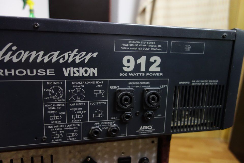 Пульт микшерний активний Studiomaster Vision 912 як Dynacord