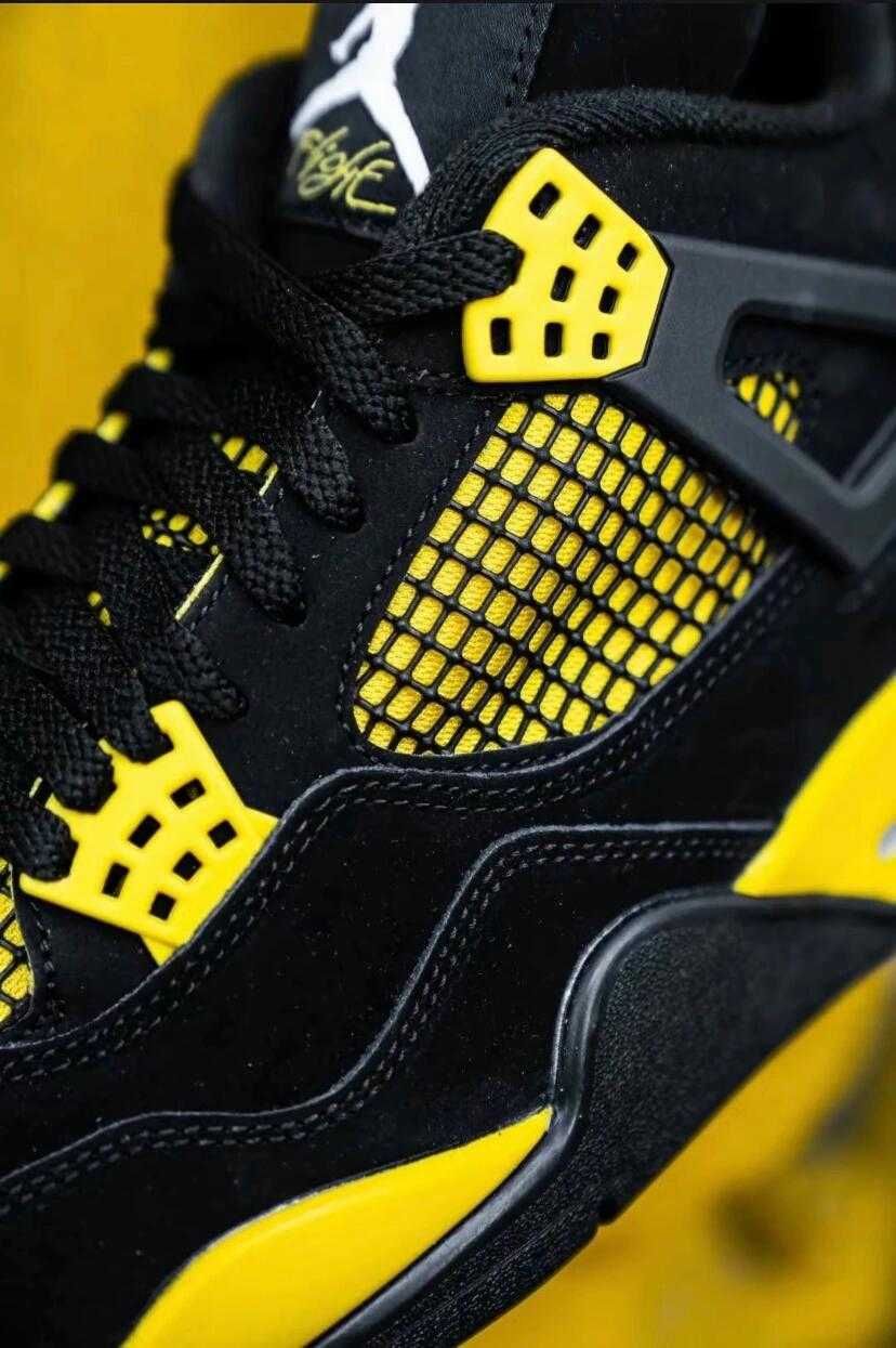 Jordan 4 Retro Thunder EU 44