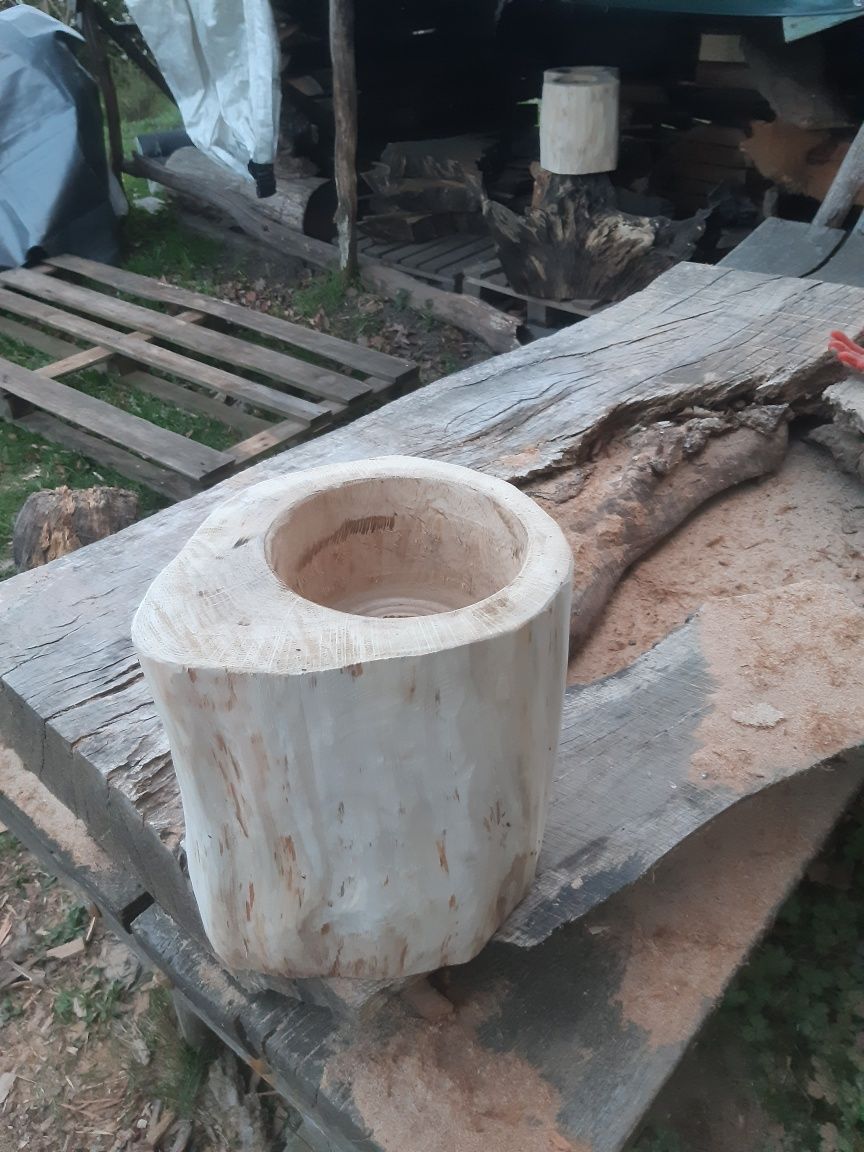 Pień dębowy do rąbania i donice