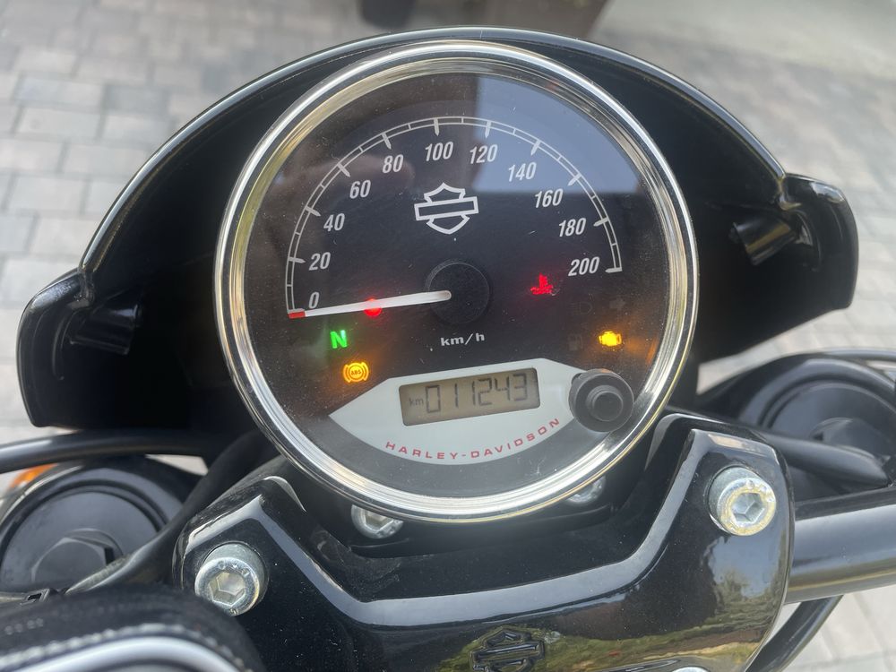 Harley Davidson street rod 750