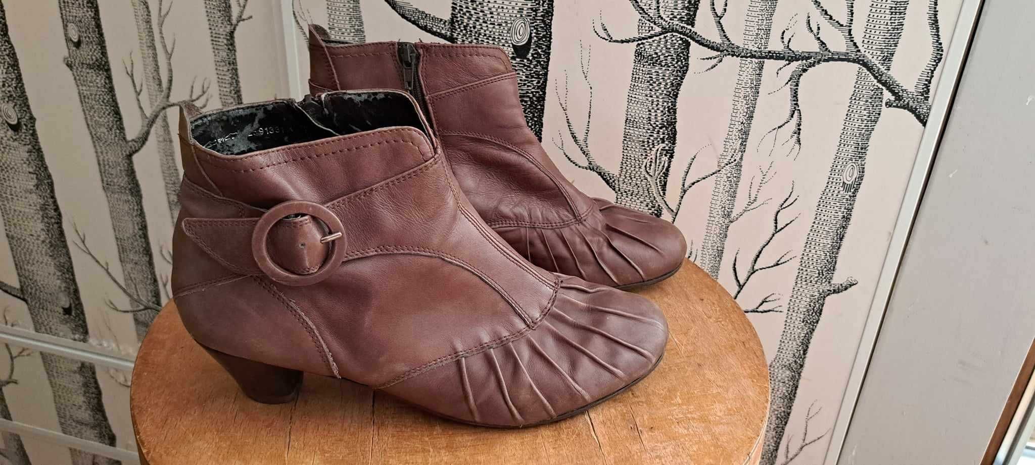 Brązowe botki a'la vintage retro rozmiar 41