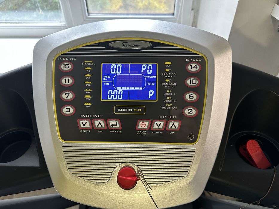Продам усиленную беговую дорожку Stingray 8980i Audio 3.8