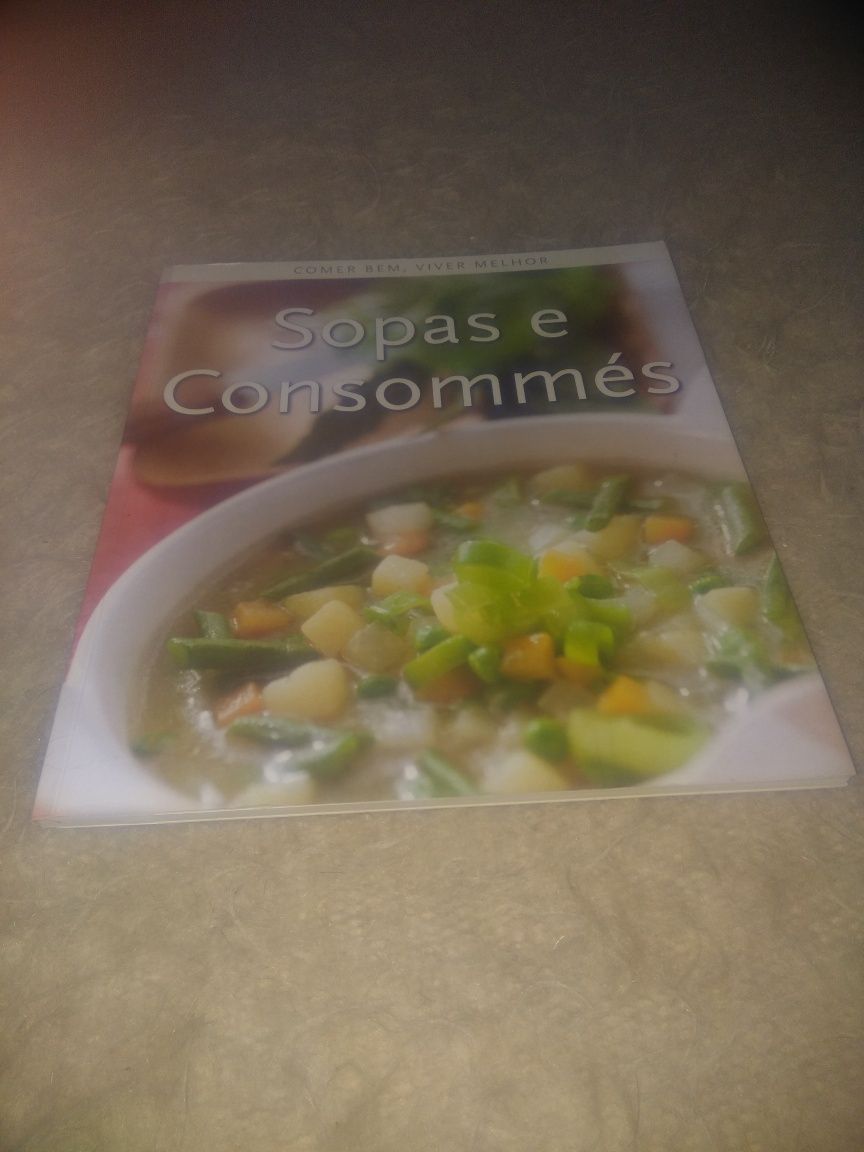 Livro de sopas e consommes