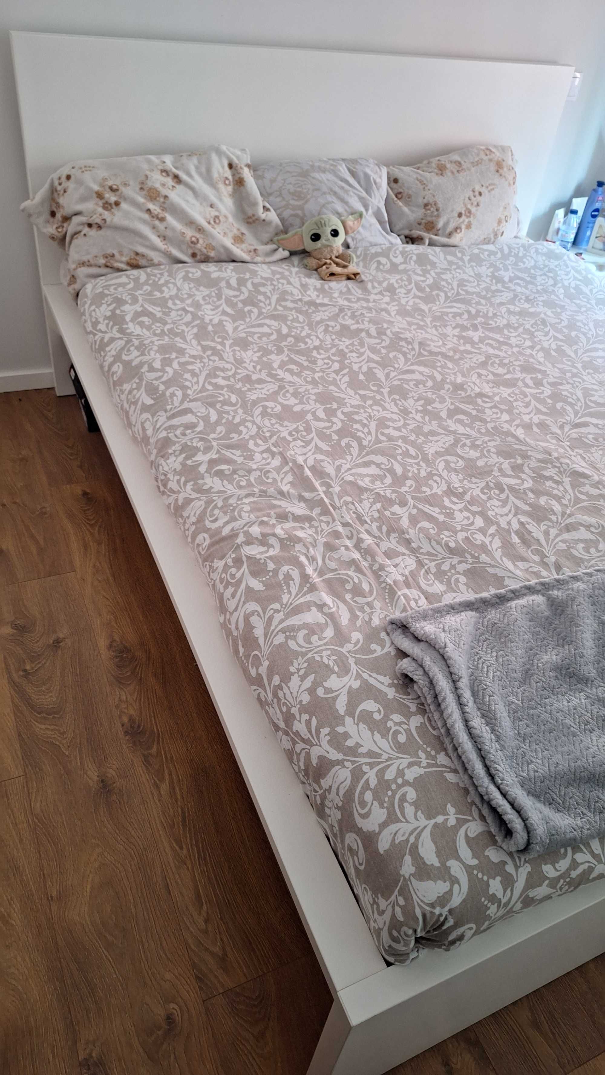 Cama casal como nova