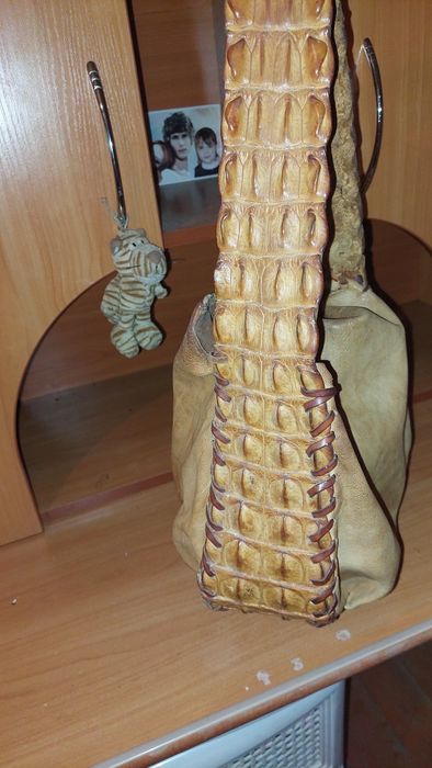 Шкіряна сумка з крокодила