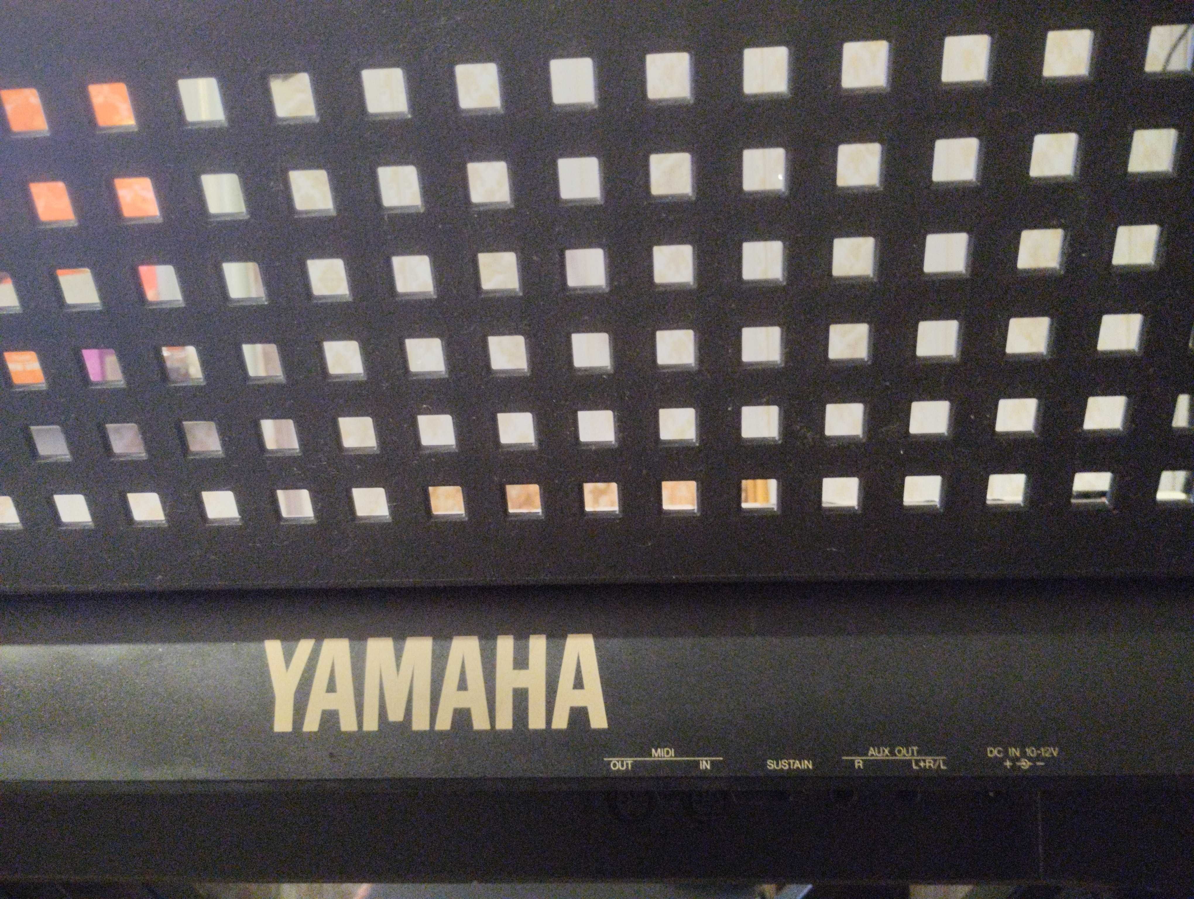 синтезатор YAMAHA PSR-520