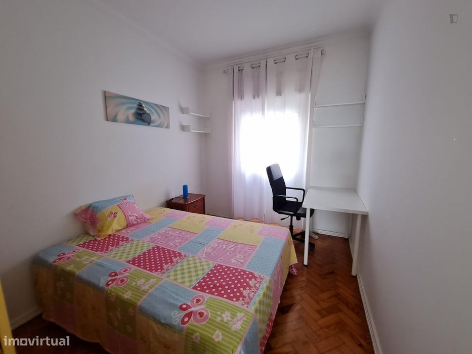 430392 - Quarto com cama de casal em T3 em...
