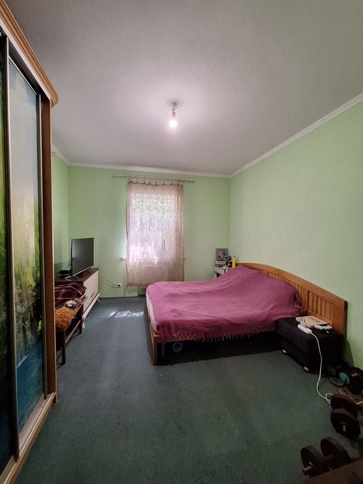 Продаю частину будинку  вул. Хрещатик