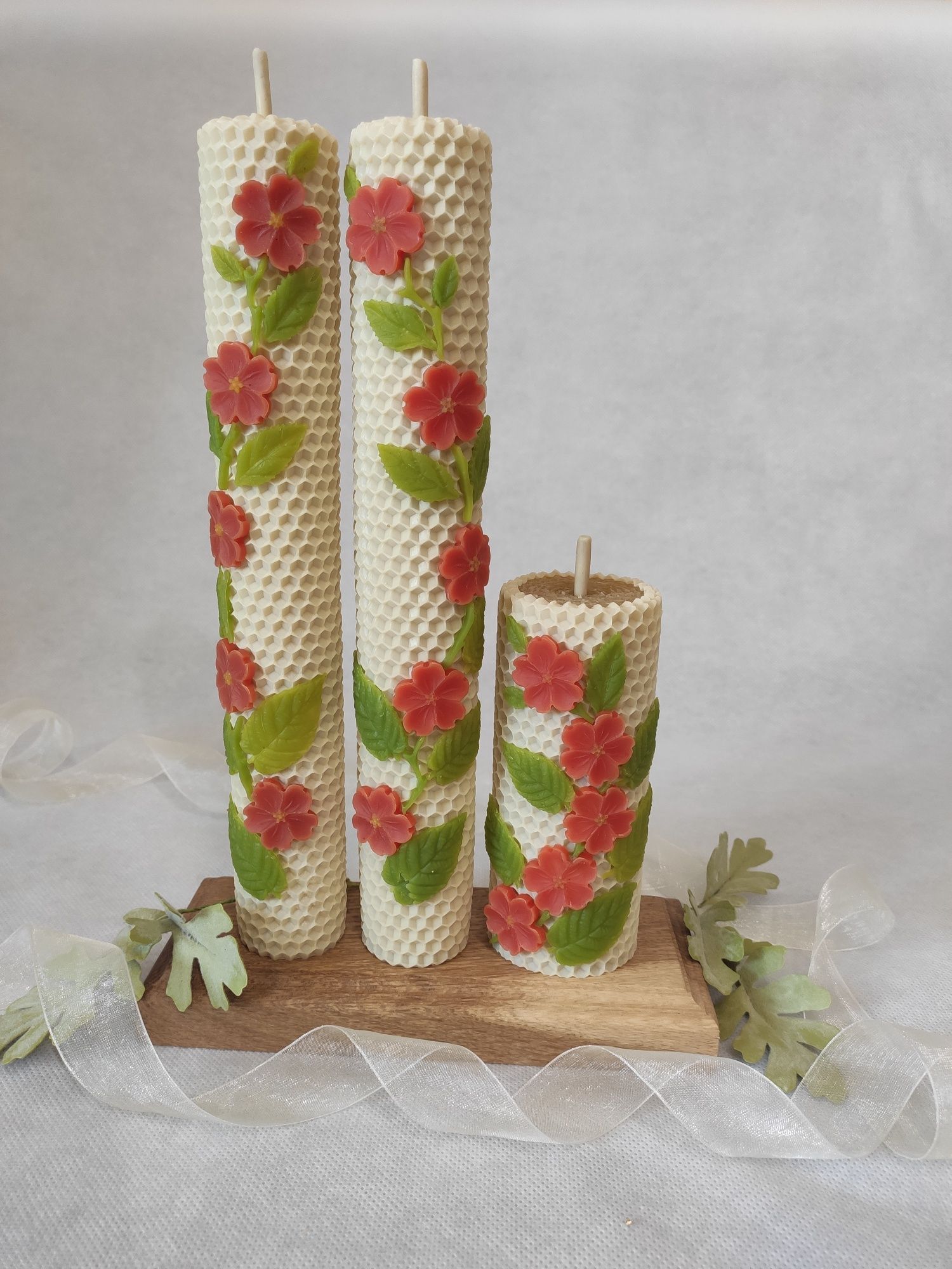 Весільні вінчальні свічки із натуральної вощини