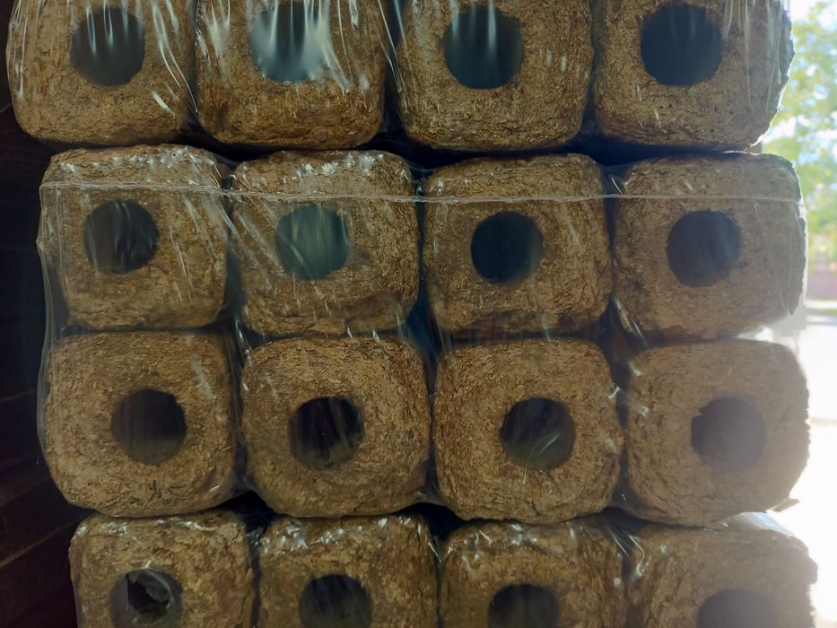 Виготовляємо брикети з дуба