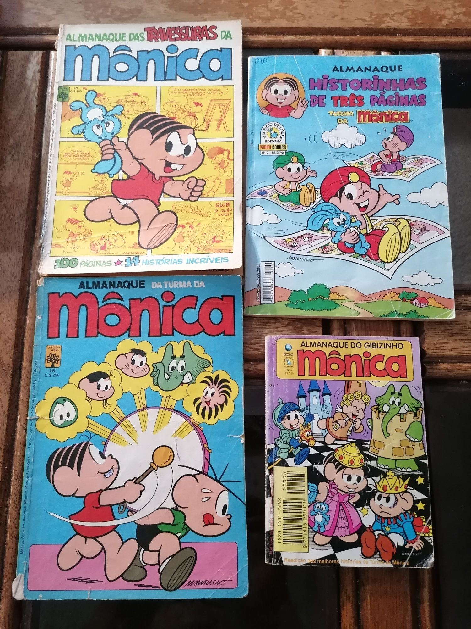 Monica livros aos quadradinhos