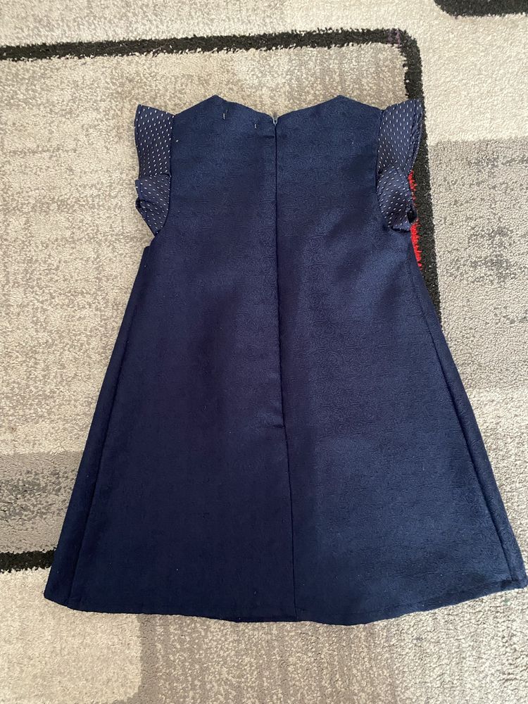 Granatowa, elegancka sukienka r.110 dla dziewczynki