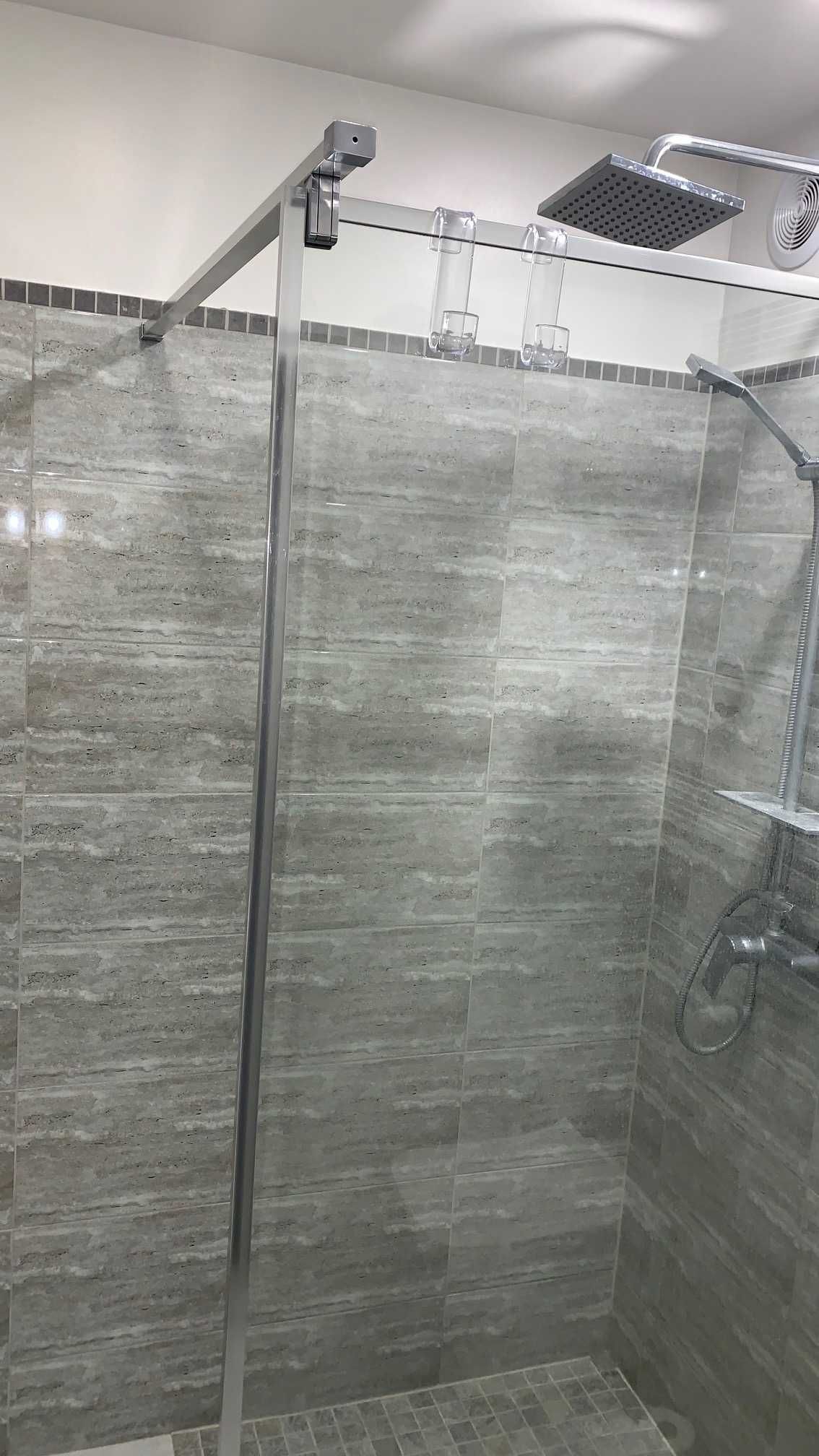 ścianka prysznicowa walk-in