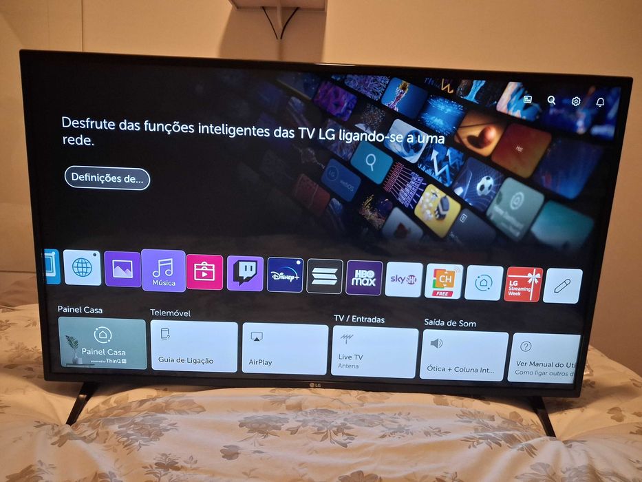 43" LG ULTRA HD 4K TV - Impecável