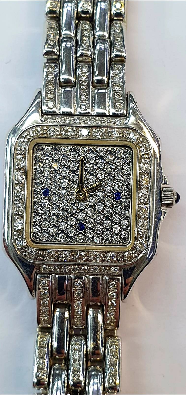 Продам золотые часы с браслетом и вставками бриллиантов