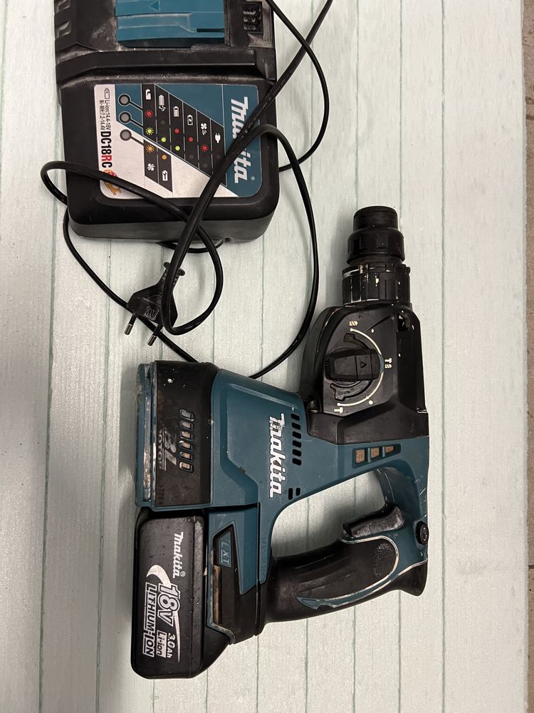 Перфоратор аккумуляторный Makita DHR 242