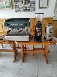 Maquina de café com filtro e moinho de café