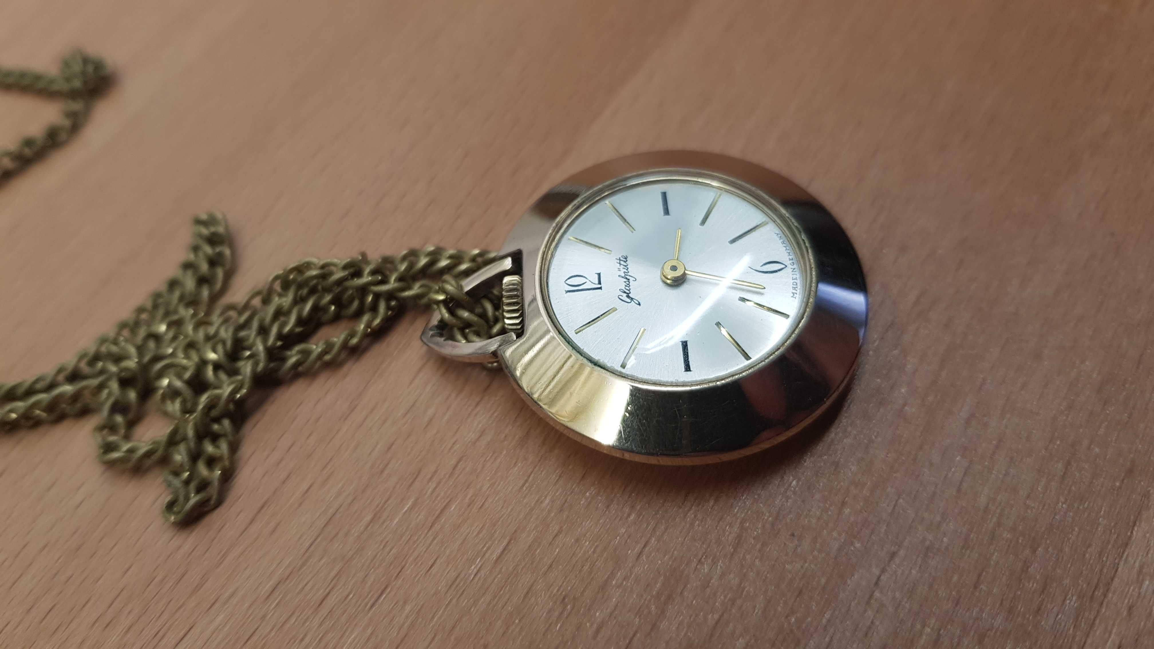 Naszyjnik-wisiorek zegarek *Glashutte*