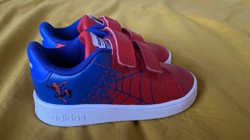 Adidas Spiderman Marvel 23 buciki dla dziacka