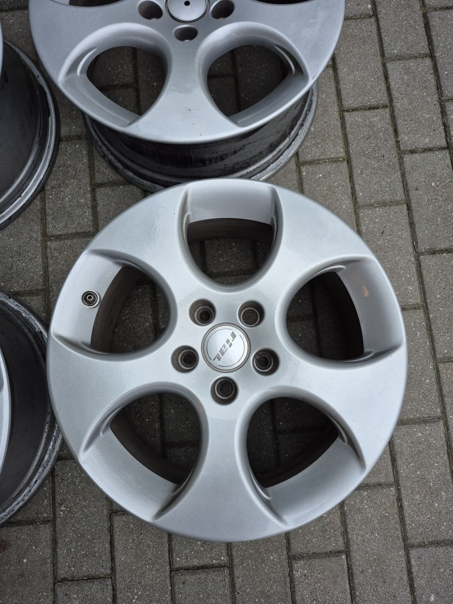 Alufelgi BBS Golf V GTI 5x112 R17