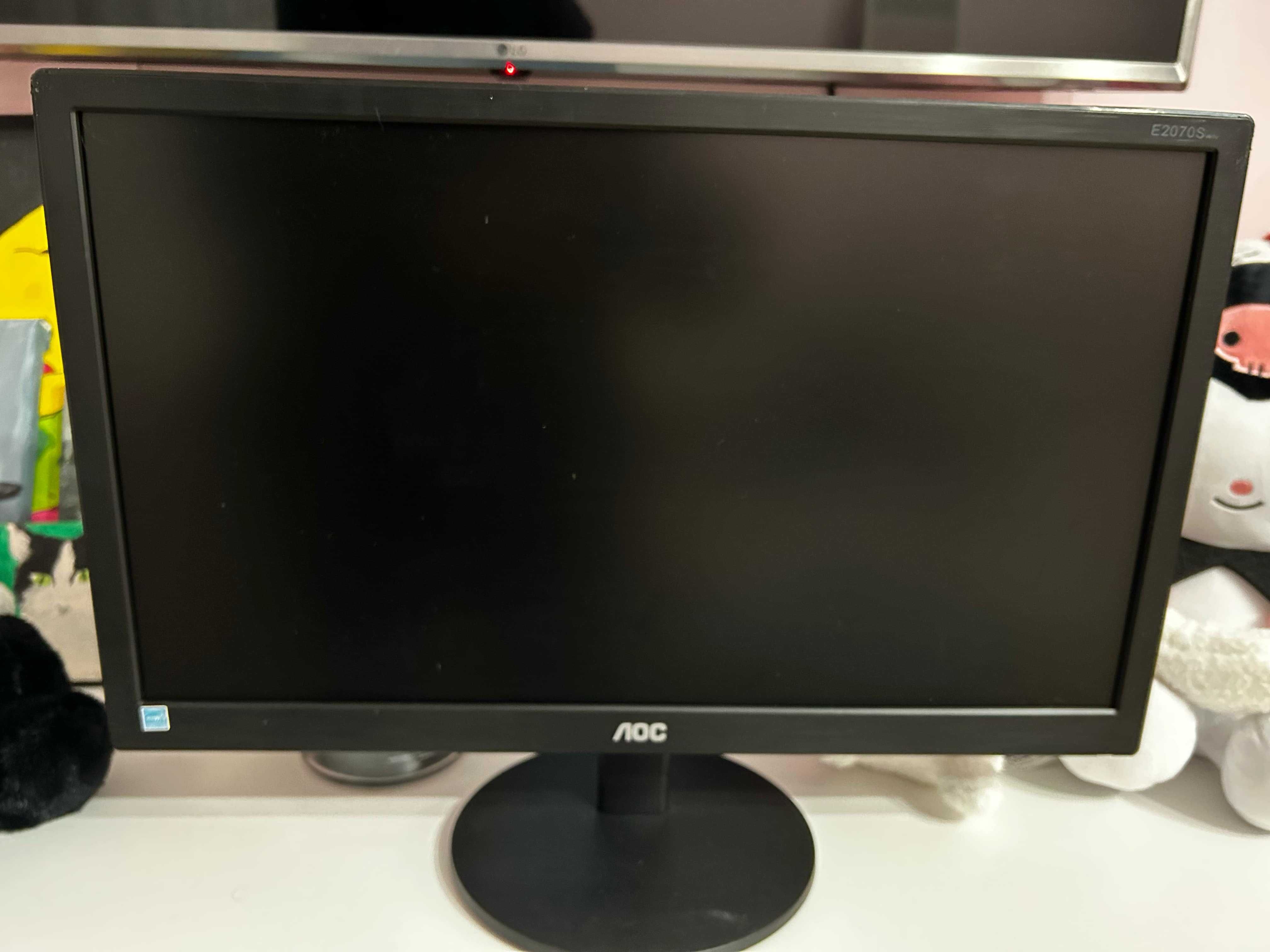 Intel i5-2500K, ASRock Z68 Pro3 + 16GB RAM HyperX + Monitor AOC E2070S