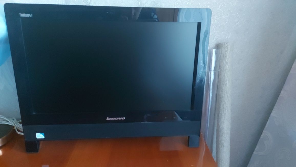 Персональний комп'ютер ( моноблок) Lenovo