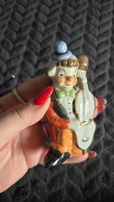 Figurka klauna ceramiczna.