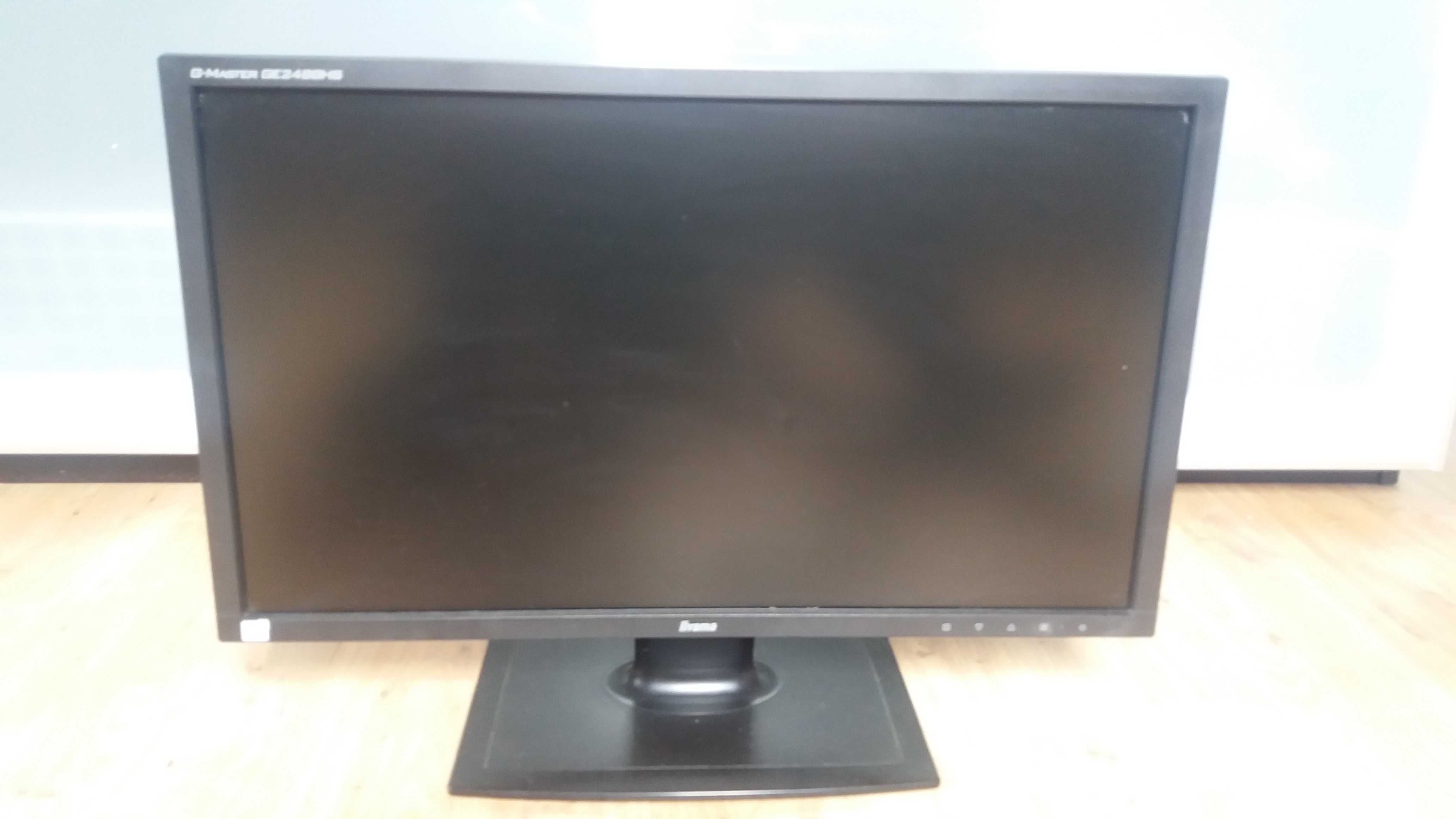 Sprzedam komputer z monitorem