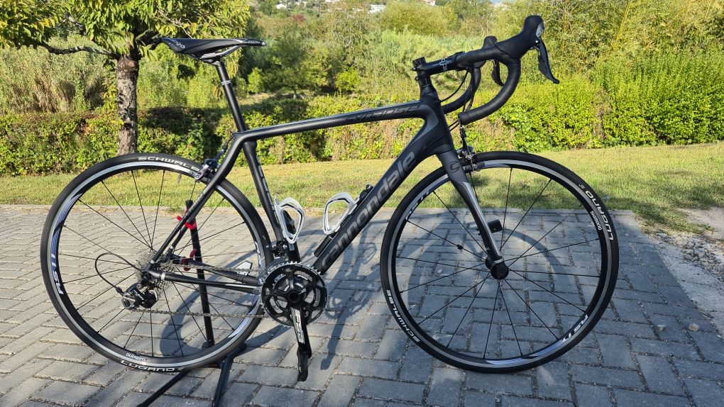 Bicicleta estrada Cannondale Synapse Carbon 105