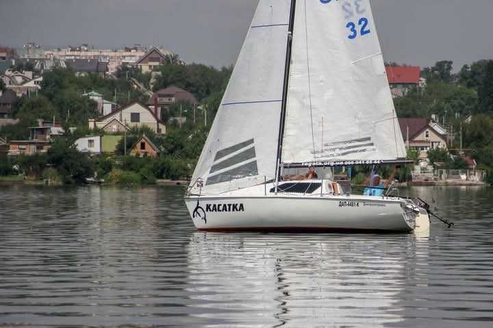 Продам парусно спортивную яхту