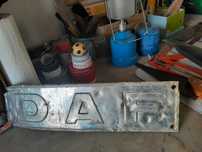 Emblema DAF , 2 fitas métricas novas e aplique.