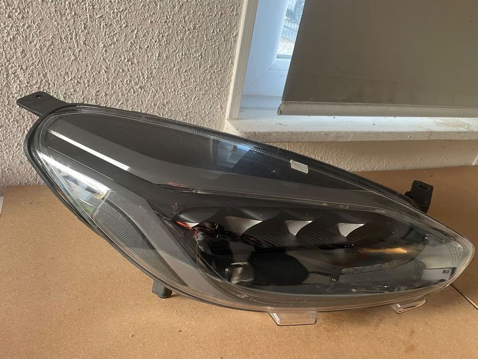 lampa prawa ford fiesta mk8 full led l1bb-13e014-jb cała kompletna