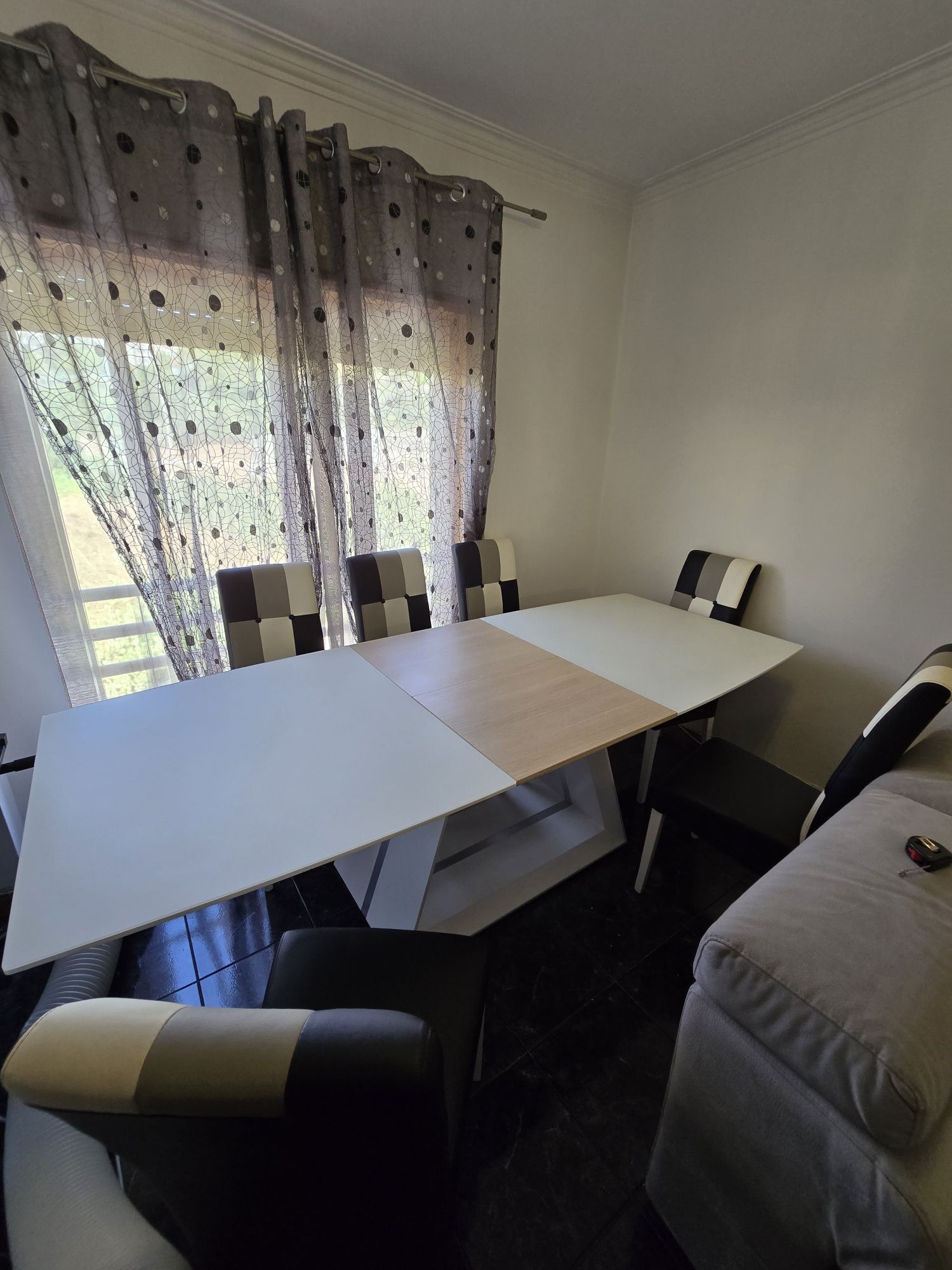 Conjunto De Mesa De Jantar Com 6 Cadeiras de Pele Sintética