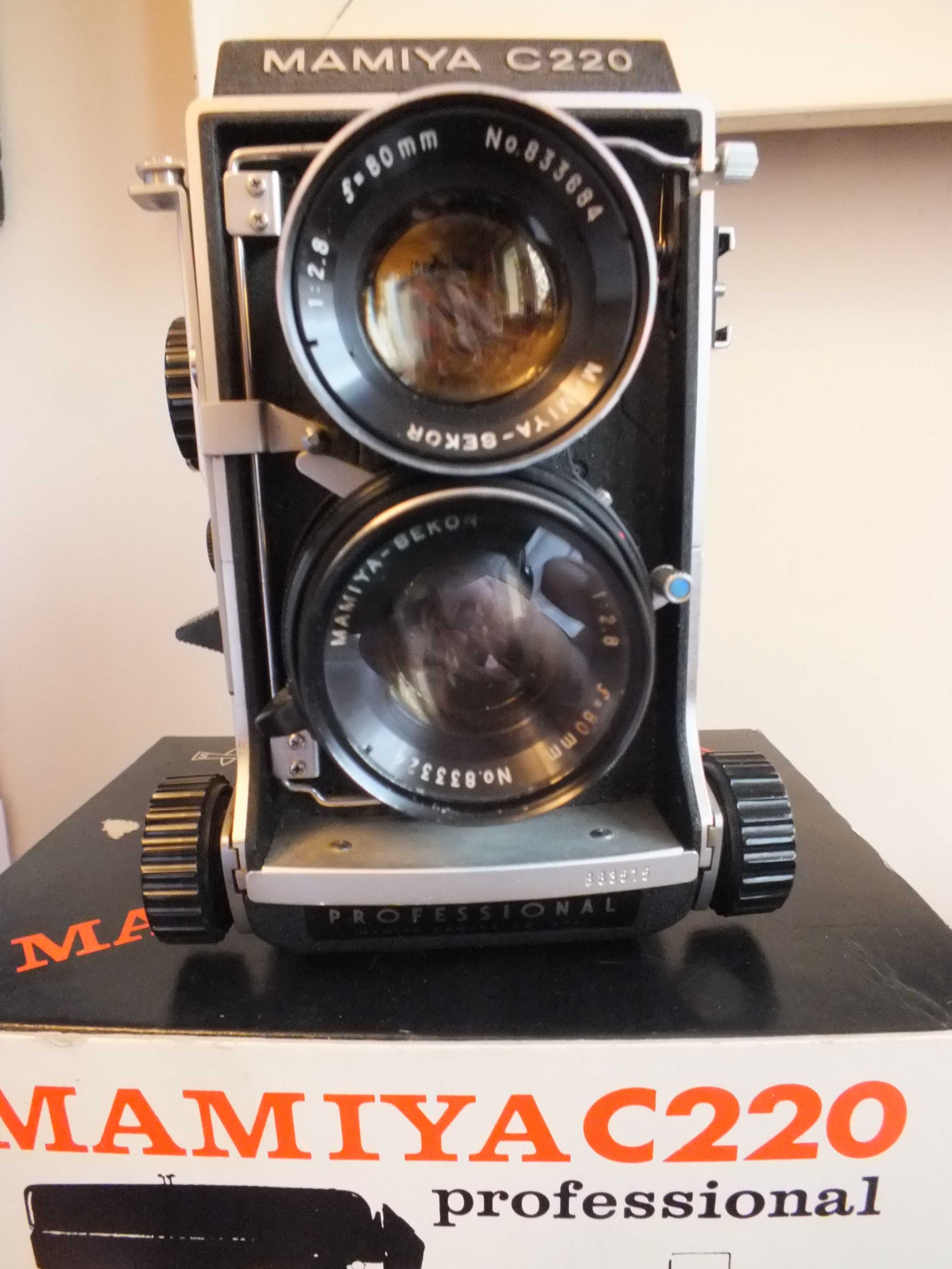 Mamiya C220 Professional 80/2.8  + 135/4.5