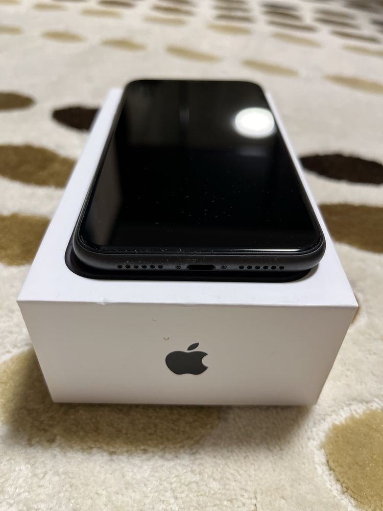 Продам IPhone 11 на 64ГБ