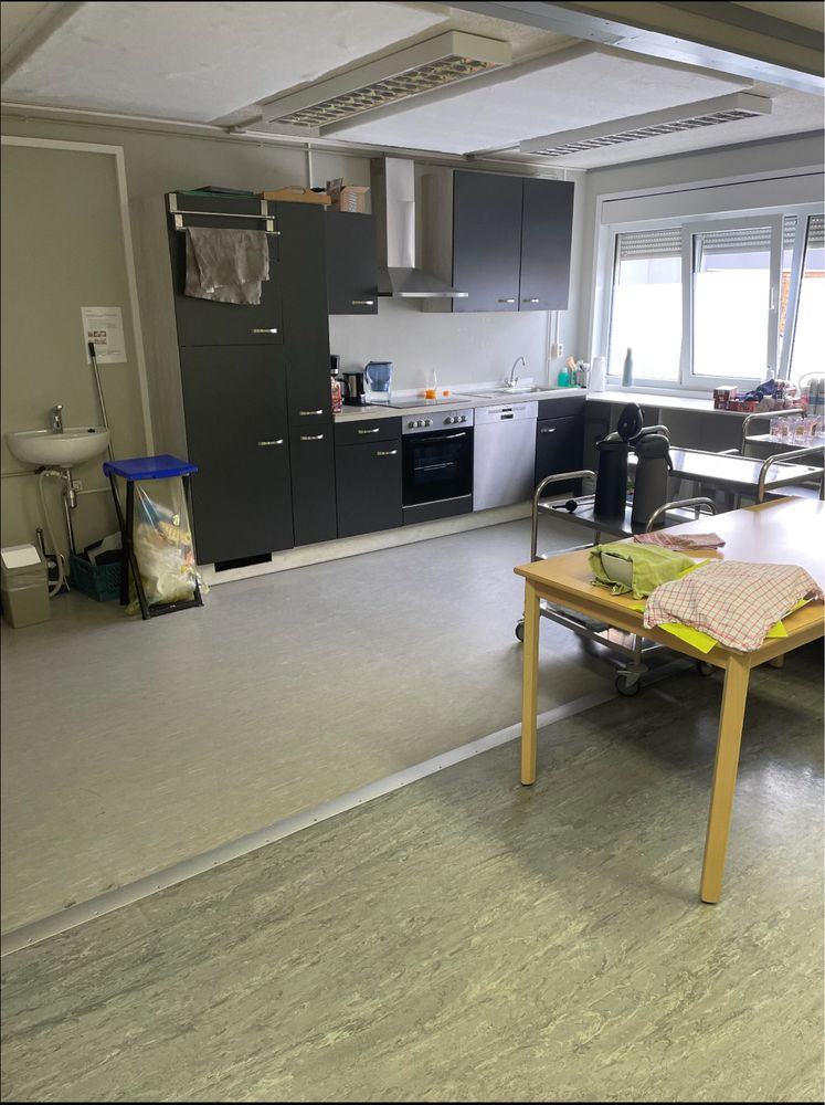 Kontenery biurowe Adapteo – 35 modułów, 630 m² – gotowe do użytku!