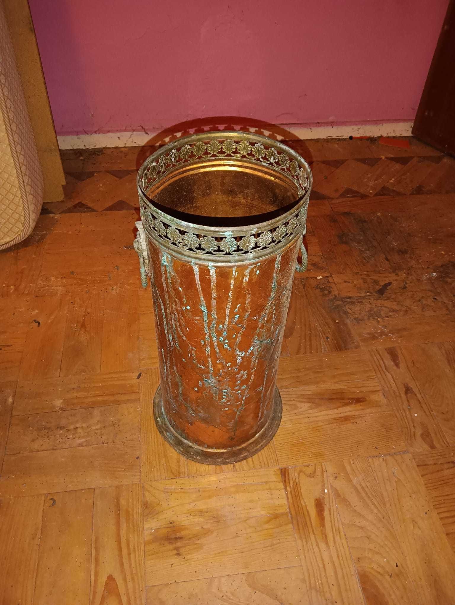 Suporte para guarda-chuva em cobre