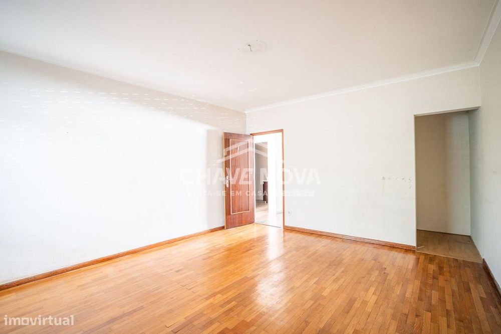 T2 c/ Varandas e Garagem Box em Águas Santas