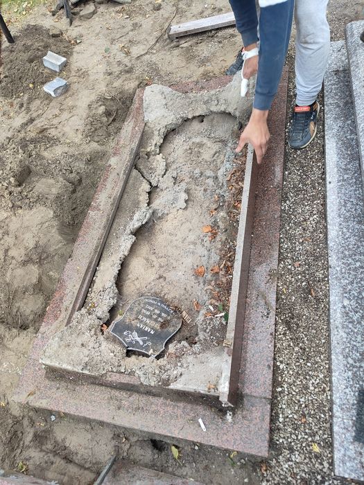 Podnoszenie pomników po zapadnięciu wraz z obróbką
