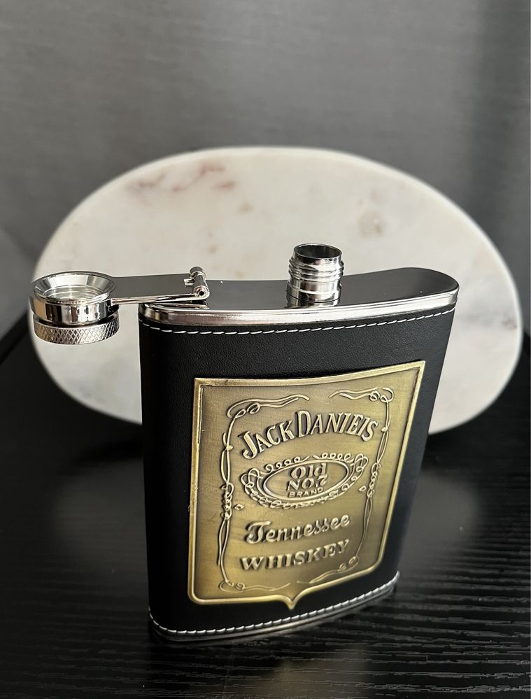 Piersiówka jack daniels