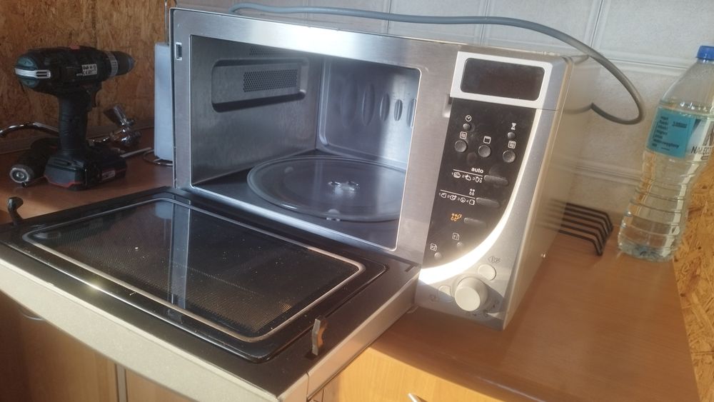 Kuchenka mikrofalowa LG w pełni sprawna