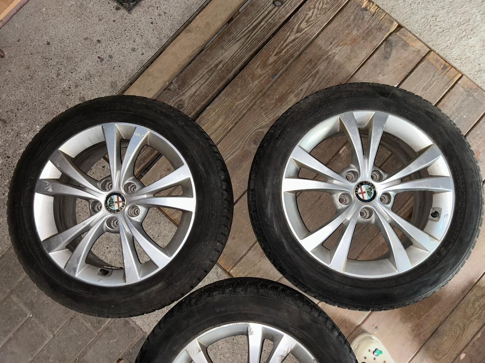 Alufelgi Alfa Romeo r16 z oponami zimowymi Nokian