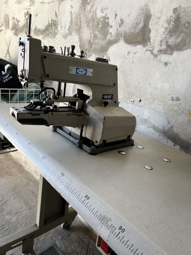 Máquina de pregar botões RMT